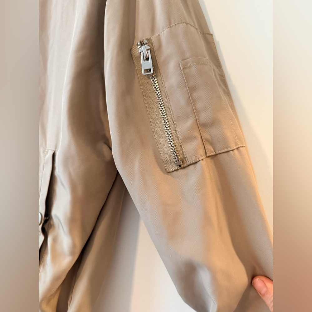 ✨ Kuwalla Tee Neutral Tan Beige Full Zip Bomber Jacket Utility Pocket Size L 🧥❤️ - Picture 7 of 16